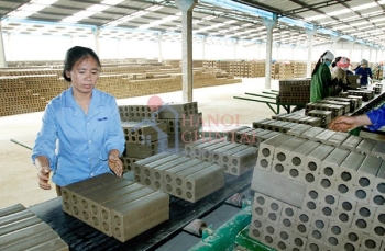 Sản xuất gạch tuynel giảm thiểu nhiên liệu hóa thạch