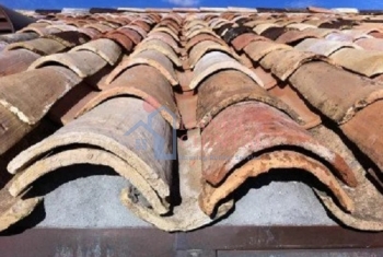 Ngói xây dựng được nghiên cứu và sản xuất từ khi nào?