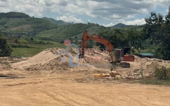 “Nóng” giá cát