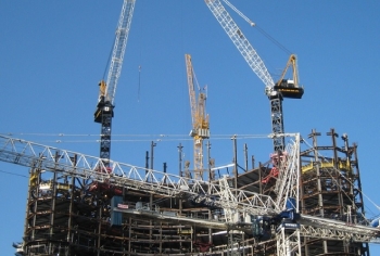 Doanh nghiệp xây dựng ứng phó ra sao trước áp lực từ biến động giá nguyên vật liệu