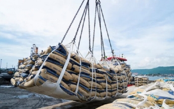 Tiêu thụ xi măng tăng so với cùng kỳ, thép bước vào đợt tăng giá mới